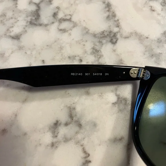 Ray-Ban Black Sunglasses - Picture 4 of 6